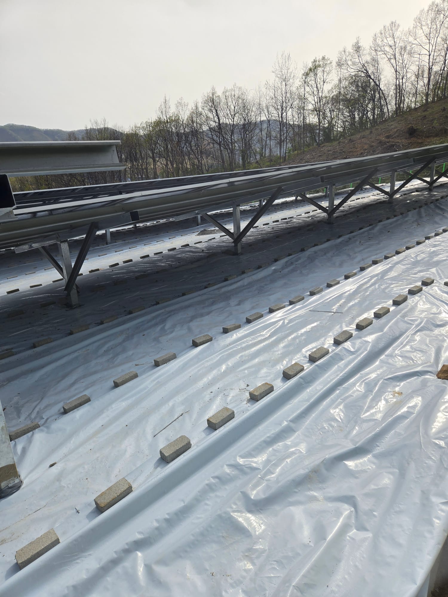 충북 괴산군 2.5MW 태양광 반사매트 시공 현장